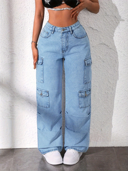 Jean cargo taille haute pour femme avec poches multiples - Denim stretch bleu clair délavé, coupe ample, jambes larges