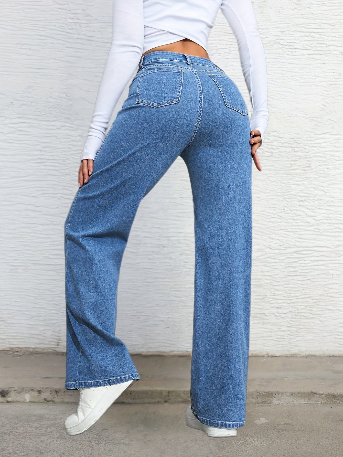 Pantalon Femme Taille Haute en Denim Extensible – Coupe Large Décontractée, Fermeture Boutons, Jean Bleu Clair Lavé, Confort Toutes Saisons, Tissu Durable, Mode et Confortable