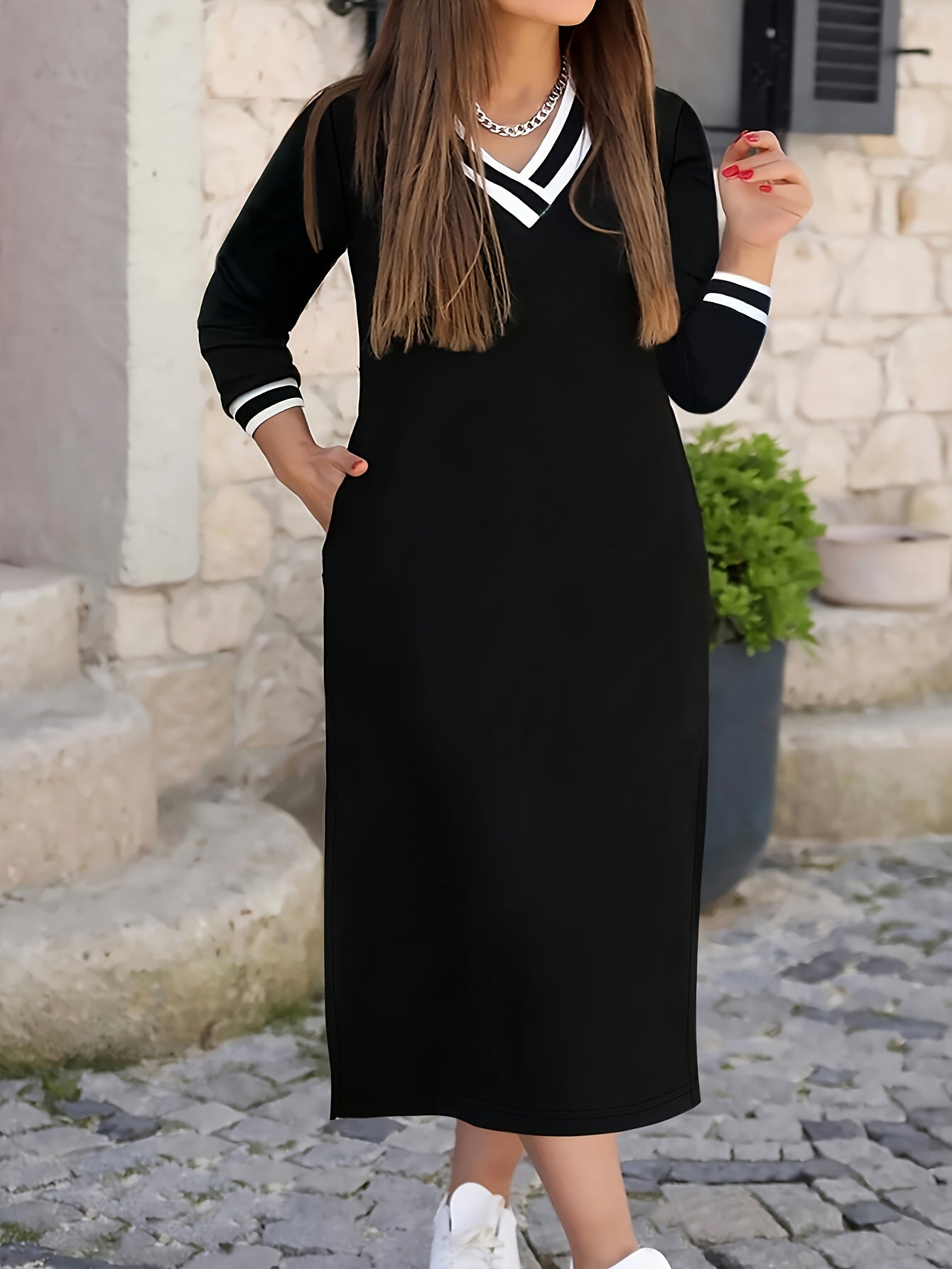 Robe Grande Taille – Col V, Manches Longues, Coupe Ample A-Ligne, Ourlet Fendu, Style Décontracté