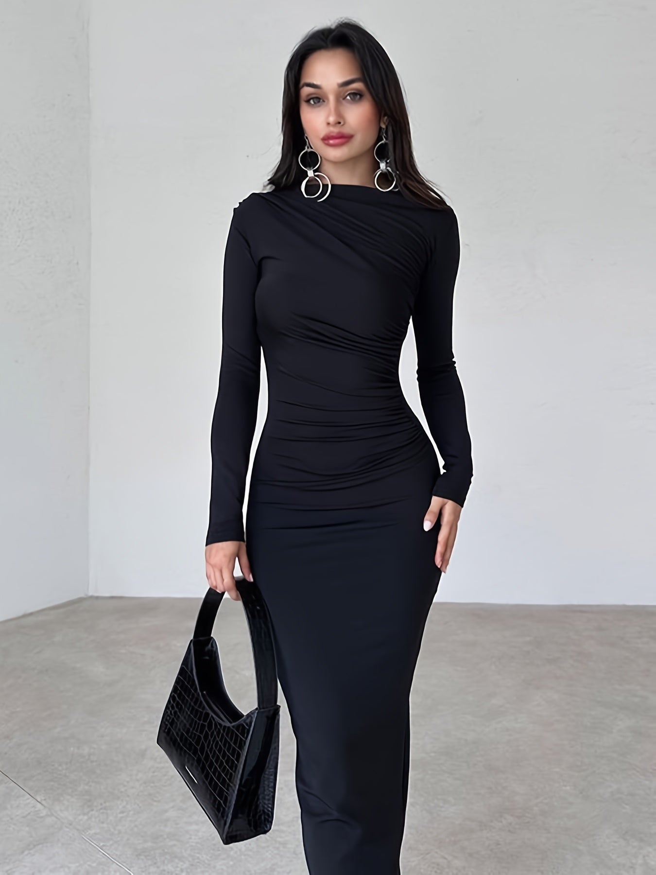 Robe Noire Élégante Manches Longues – Moulante, Détail Froncé et Fente, Style Crayon, Femme, Polyvalente Toutes Saisons, Tenue Élégante
