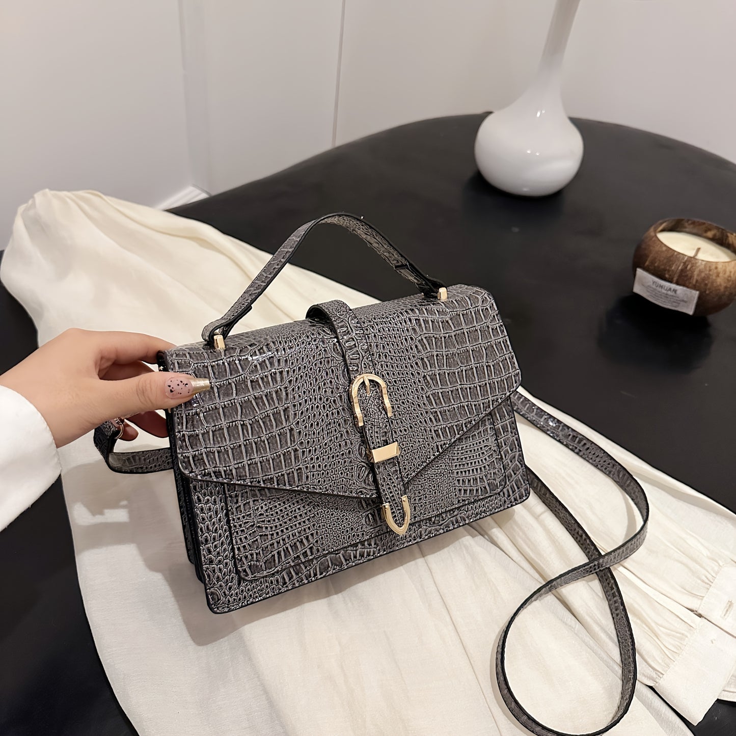 Sac Bandoulière– Léger, Couleur Unie, Fermeture Magnétique, Bandoulière Amovible