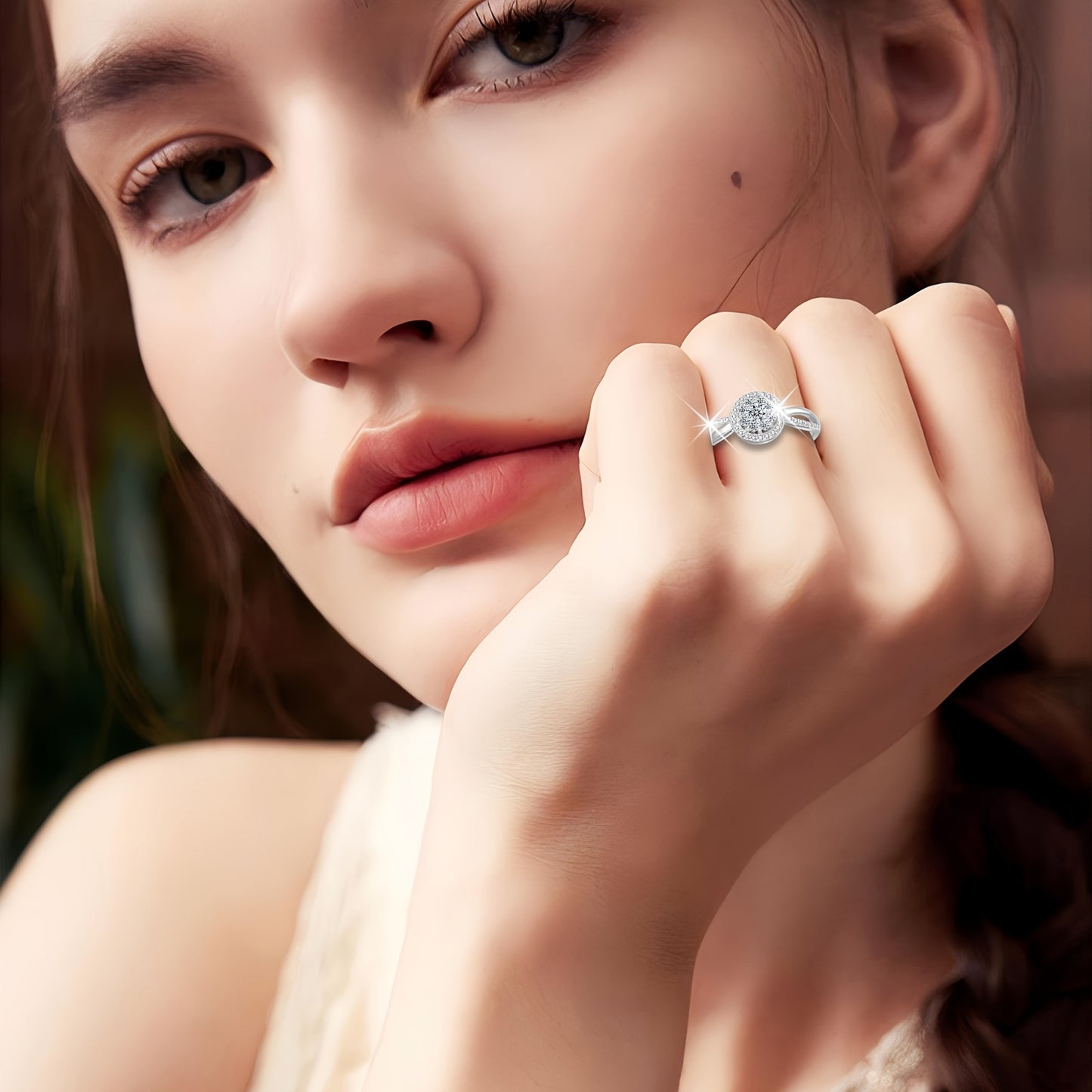 New European And American Style Shining S925 Pure Silver Classic Cubic Zirconia Ring for Women, a High-End Wedding Ring Perfect for Gifting (Silver Net Weight: 3.15G)