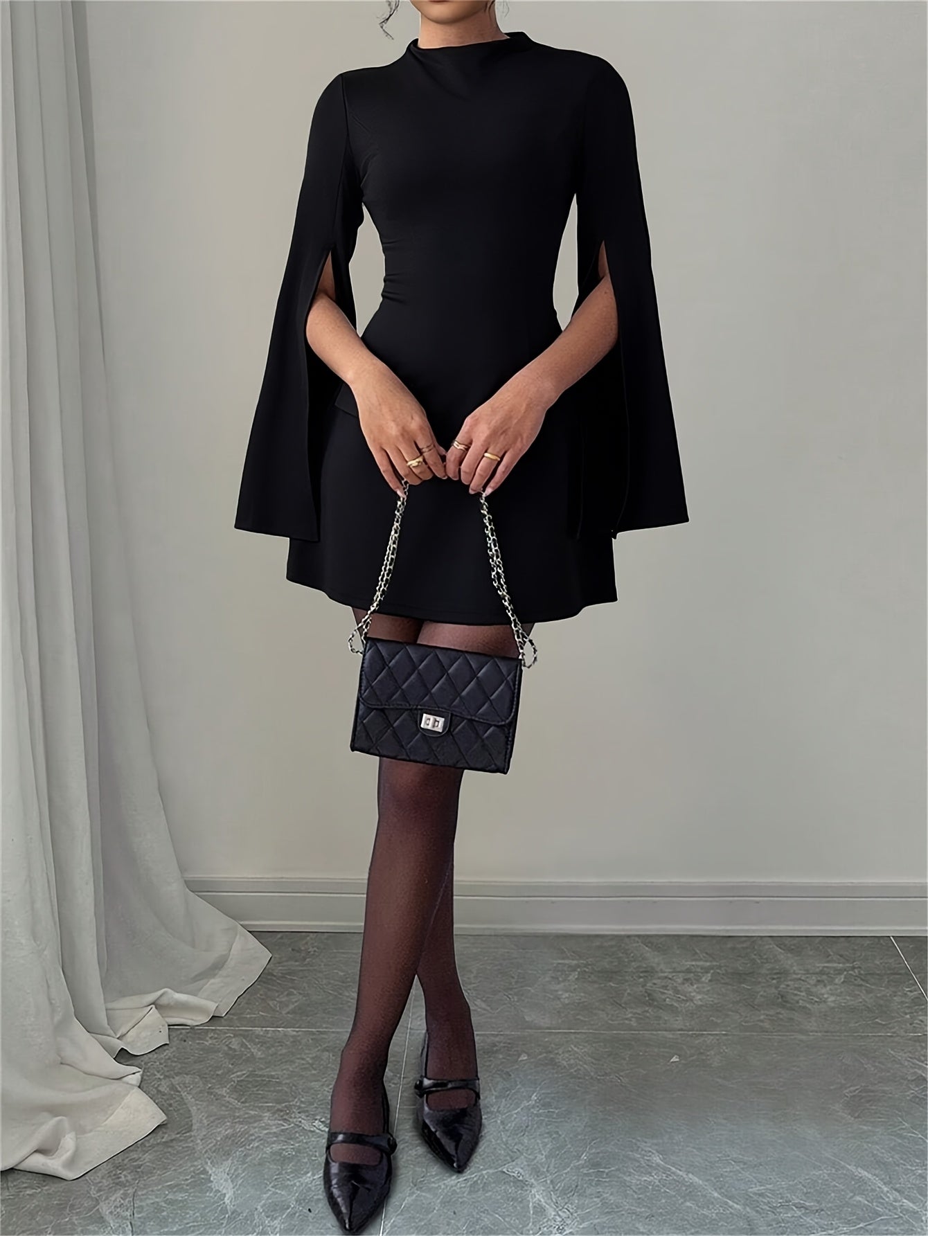 Robe ajustée élégante femme – Col rond, fausses poches, tissu légèrement extensible