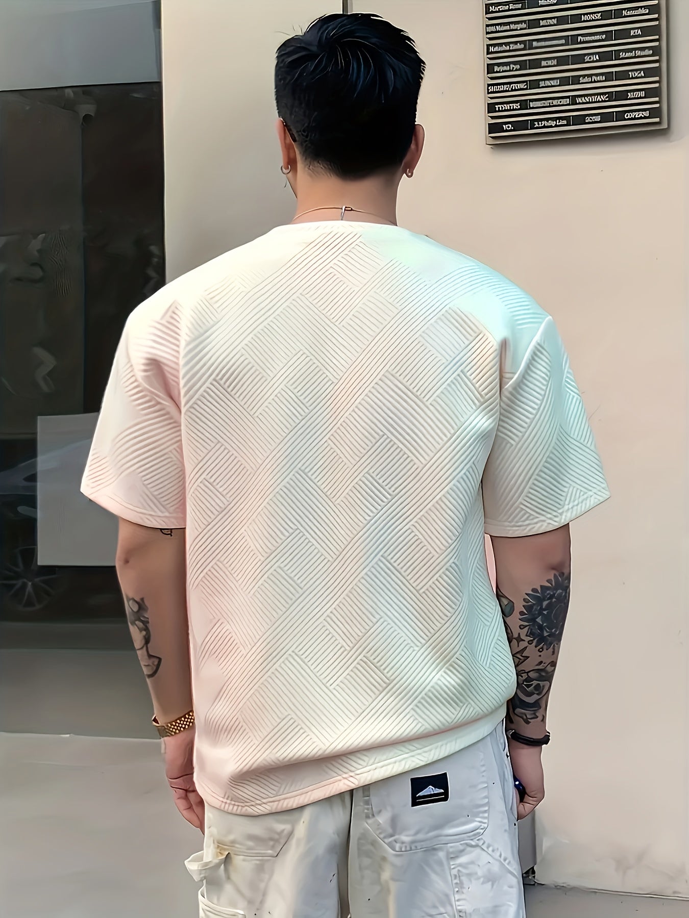 Men'S Casual Short-Sleeve T-Shirt with Decorative Patterns, Made from 100% Knit Fabric, Featuring Slight Stretch, Suitable for Formal Occasions.