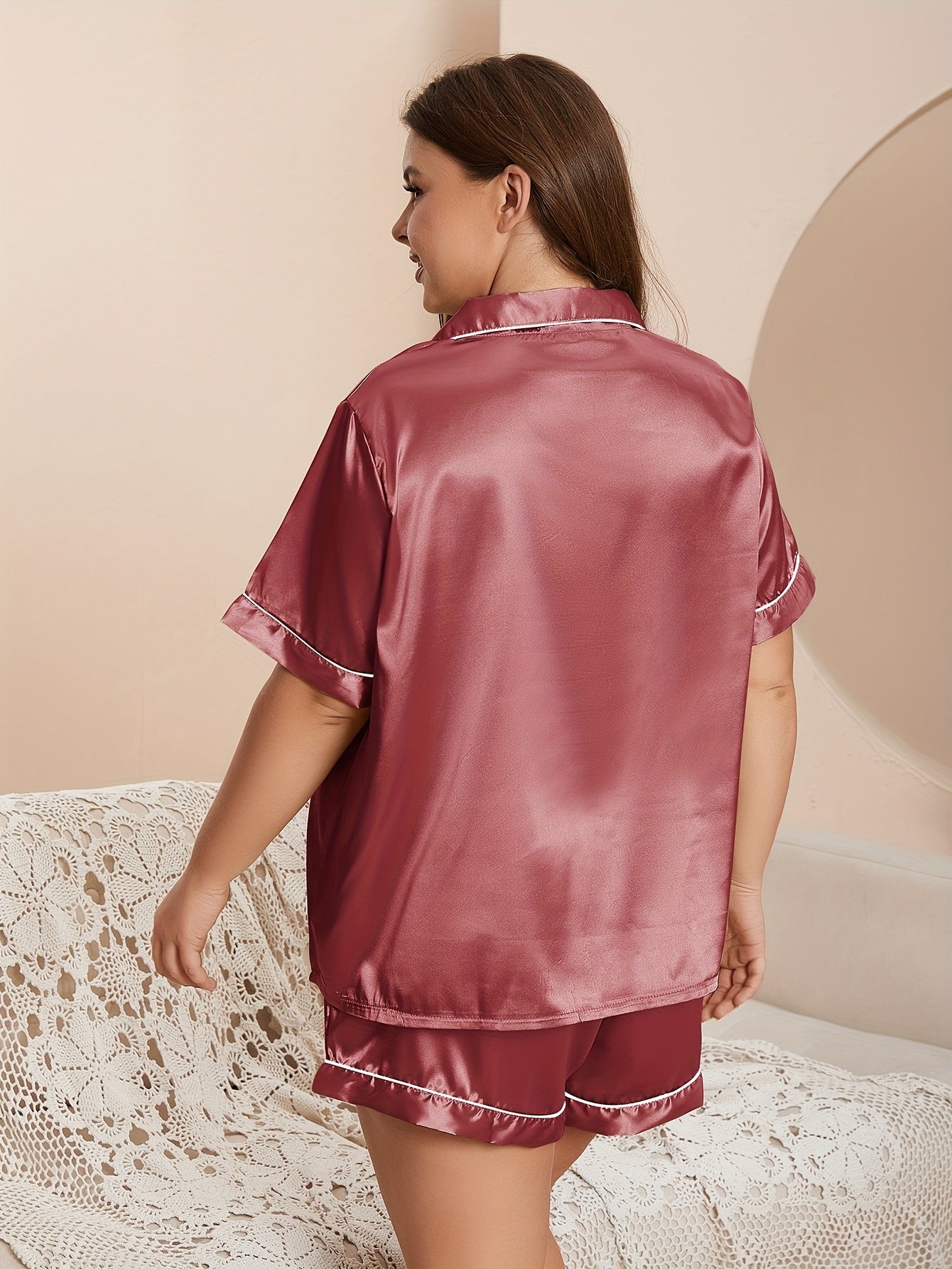 Pyjama 2 Pièces Satiné Femme Grande Taille – Haut Boutonné & Short