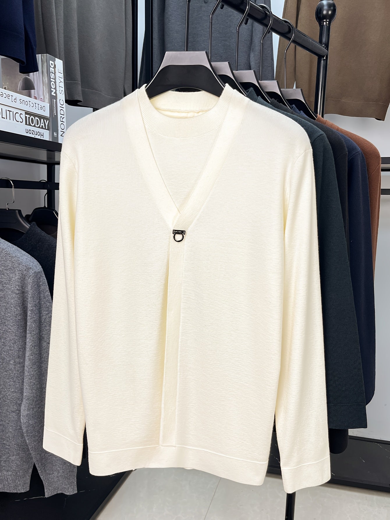 New Autumn And Winter Men'S Fashion: a Round-Neck Long-Sleeve Sweater That Looks Like a Two-Piece, Suitable for Business Casual Wear, Featuring a Faux Placket Design, Knit