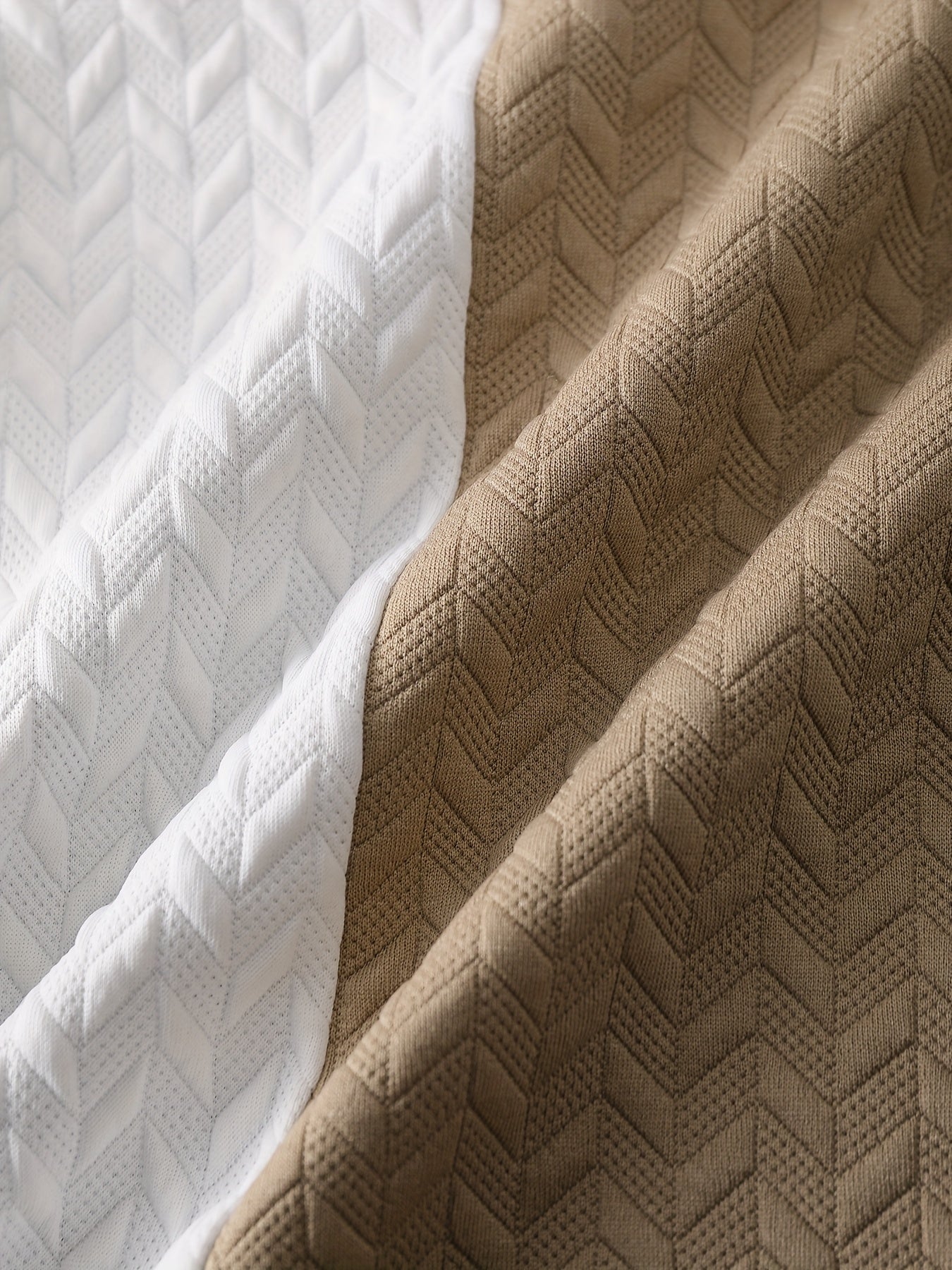 Men's Summer Shirt - Short Sleeve Geometric Pattern Button-Up Collar, Contrast Color Block Design, Breathable Knit Fabric, Machine Washable Casual Top for Office & Leisure, Relaxed Fit Apparel, Easycare Clothing