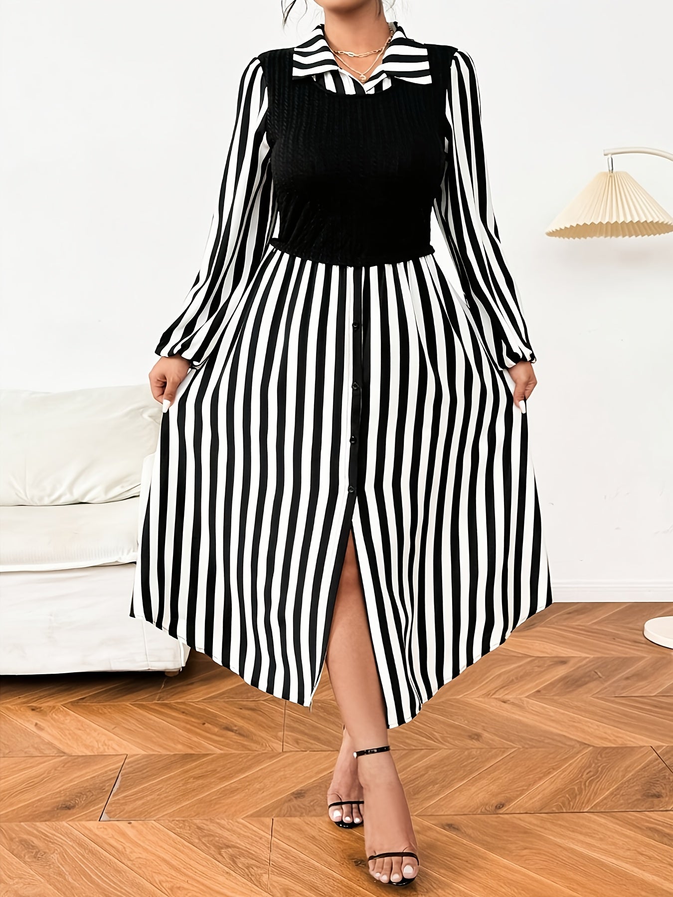 Robe Longue Grande Taille Élégante – Rayures Verticales Noir et Blanc, Manches Longues, Col Boutonné, Jupe A-Ligne Flowy, Tissu Non Extensible