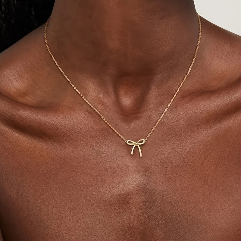 Collier Femme Minimaliste – Pendentif Nœud, Plaqué Or KC, Élégant pour Quotidien et Fêtes, Cadeau Intemporel, Bijou Polyvalent, Chaîne Délicate, Style Sophistiqué et Artisanat de Qualité