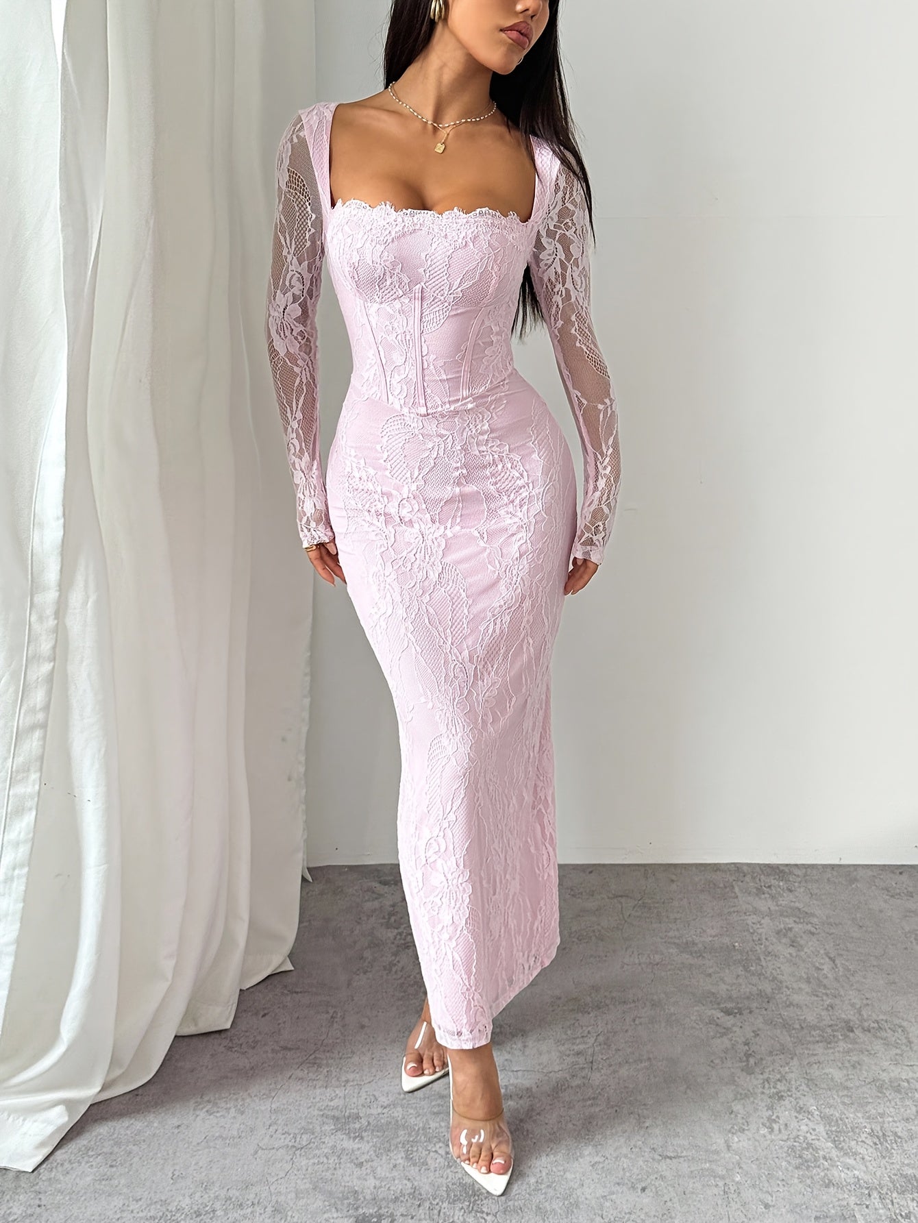 Robe noire d’automne pour femme, col en V, détails en dentelle contrastante, idéale pour soirées et fêtes