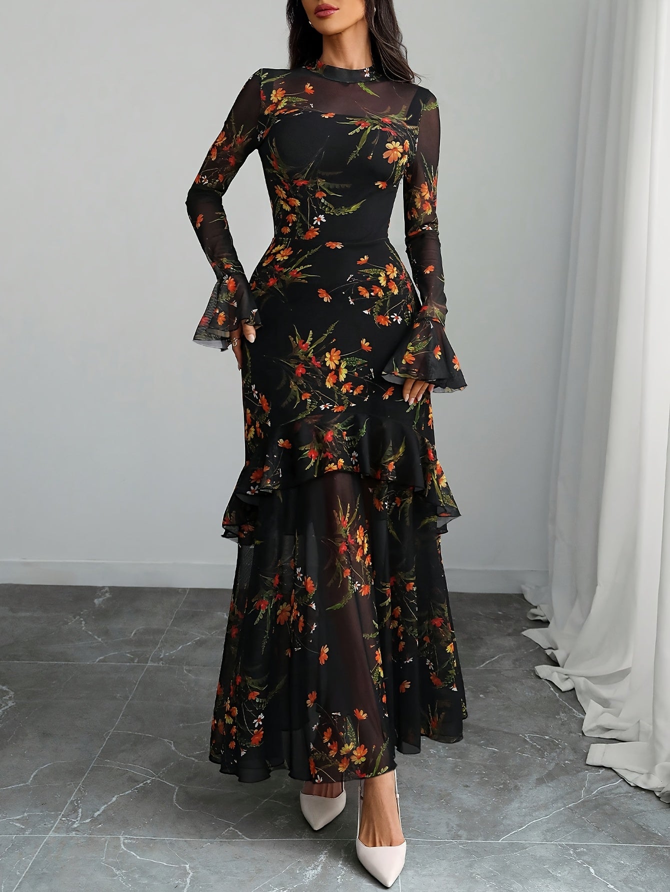 Robe fleurie élégante femme – coupe A-line, manches évasées, imprimé floral noir, lavable en machine, pour soirées, bureau et quotidien, col rond, détails stylés