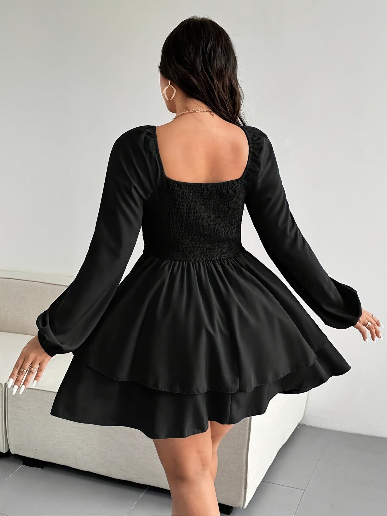 Robe grande taille européenne et américaine – couleur unie, slim fit, cordon à la poitrine, manches longues, col en V, tissu extensible, jupe fluide, lavable en machine, tenue élégante pour soirée ou casual, style tendance