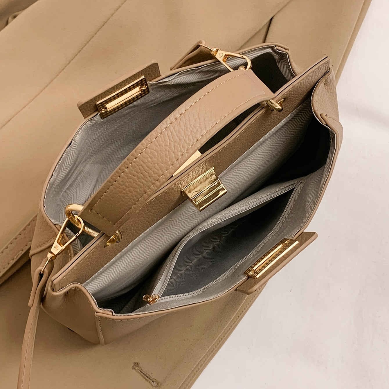 Sac bandoulière convertible bleu clair pour femme – Hardware doré, bandoulière détachable, fermeture pression, polyvalent pour quotidien, travail et voyages