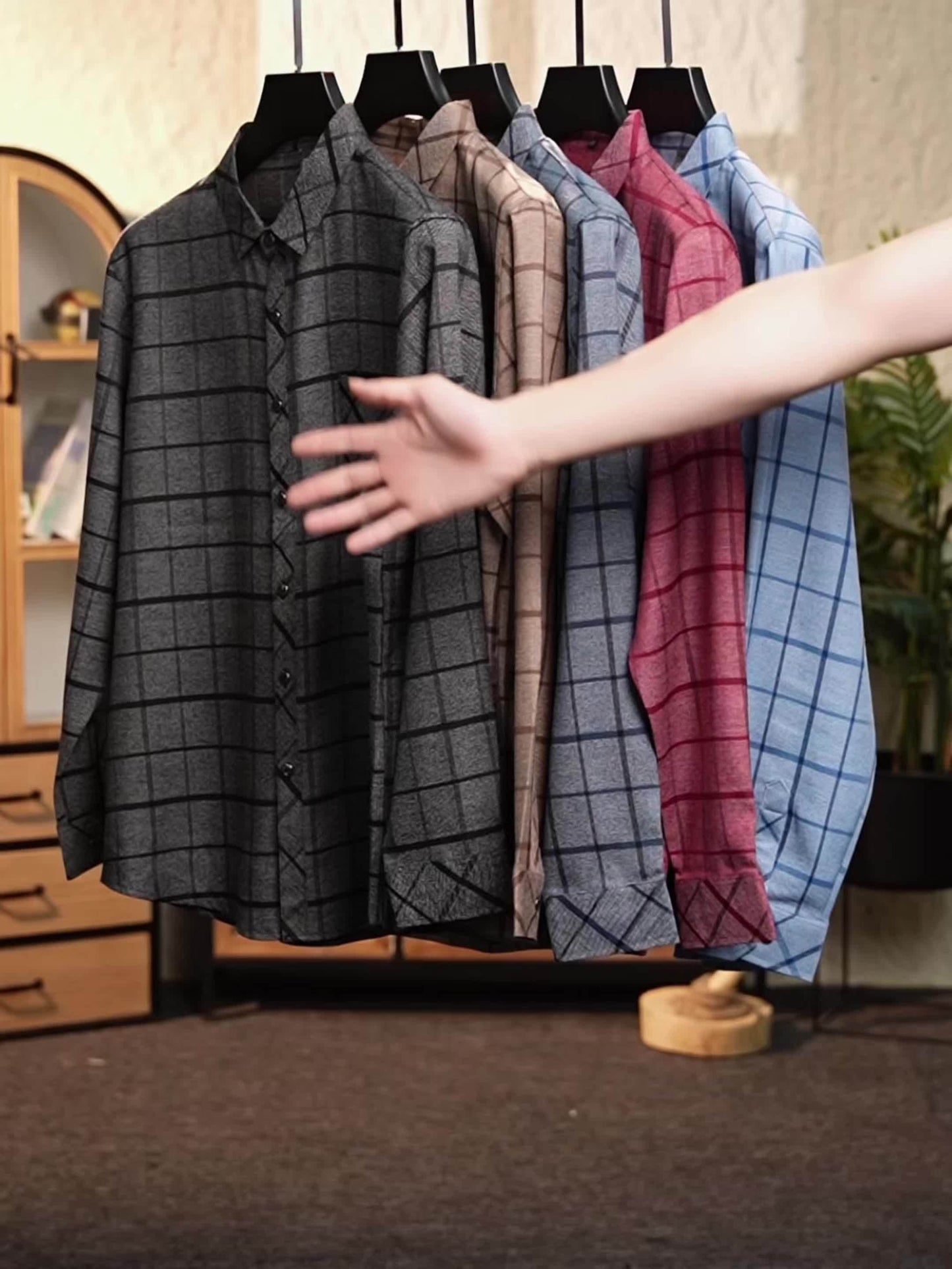 Men'S Long-Sleeve Checkered Shirt, Stylish And Casual, Perfect for Everyday Wear.