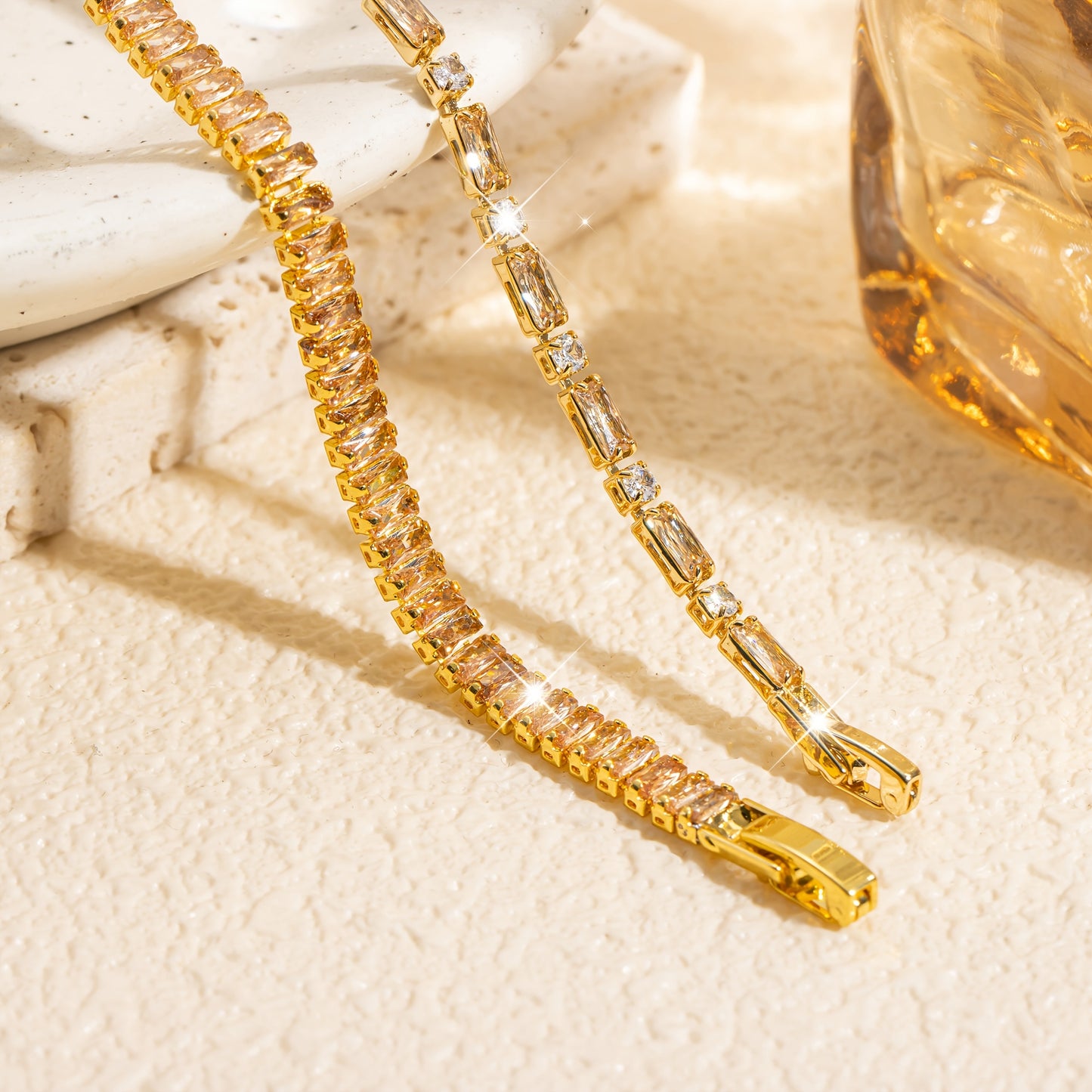 Lot de 2 Bracelets Tennis Femme – Style Élégant et Sexy, Alliage de Cuivre Plaqué Or 18K, Hypoallergénique et Anti-Oxydation, Design Unisexe, Zirconium Synthétique Rectangulaire 3A Effet Champagne, Bijoux Raffinés