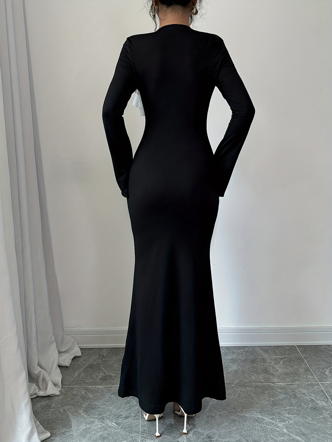 Elegant Party Dress with 3D Large Floral Design on The Front And Long Sleeves.