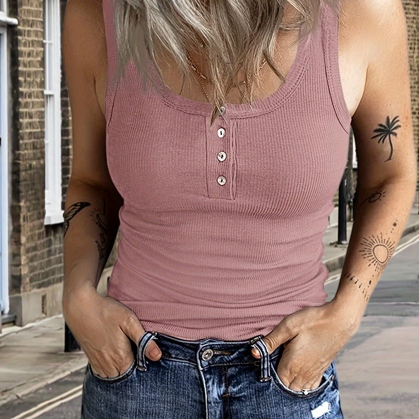 Top sans manches sexy pour femmes – Col rond, rose pastel, léger, patte de boutonnage, texture côtelée, lavable en machine, parfait pour plage, casual ou tenues habillées