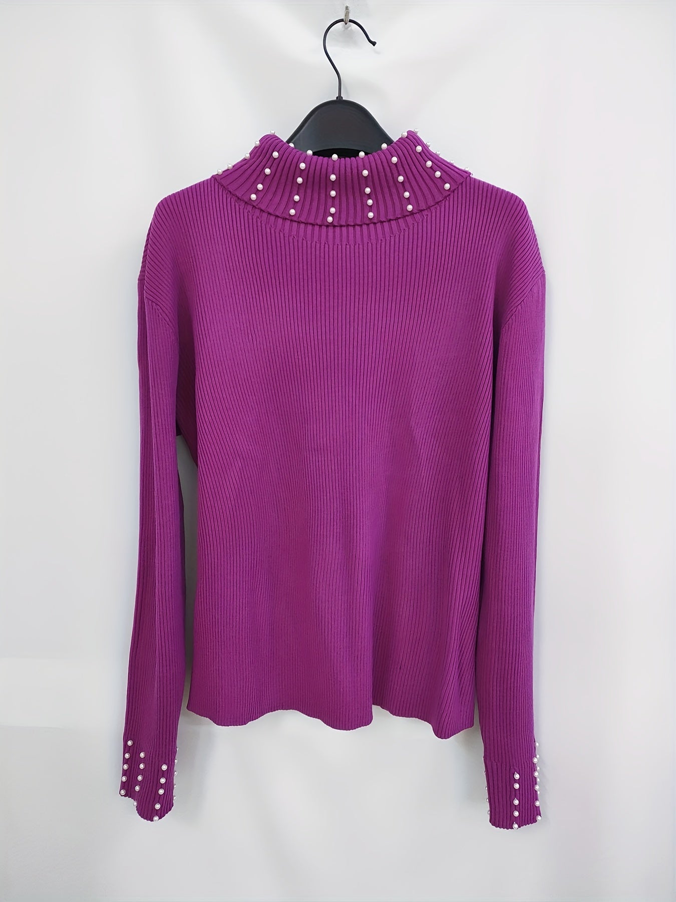 Pull-over élégant pour femmes grande taille, col haut orné de perles, noir extensible, lavable en machine, incontournable chic toute saison