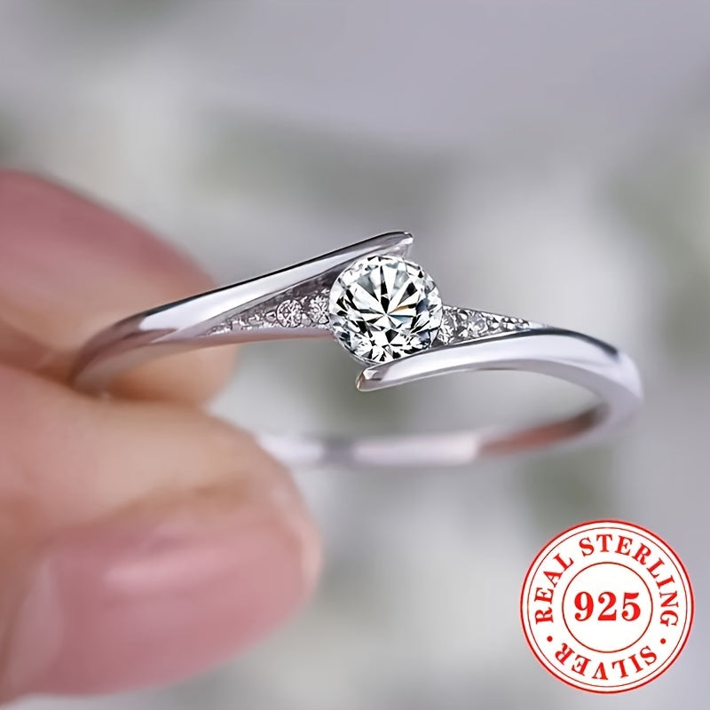 Bague de fiançailles élégante en argent S925 plaqué or 18K – design simple et luxueux avec pierre ronde synthétique, idéale pour les mariages et banquets, bijou raffiné pour femme