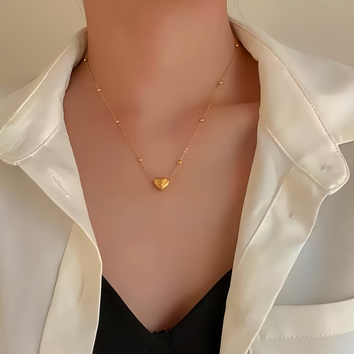 Collier pendentif cœur pour femme en acier inoxydable hypoallergénique, plaqué or 18K, design simple, mignon et élégant, parfait pour un usage quotidien ou comme cadeau, bijou de haute qualité pour femme