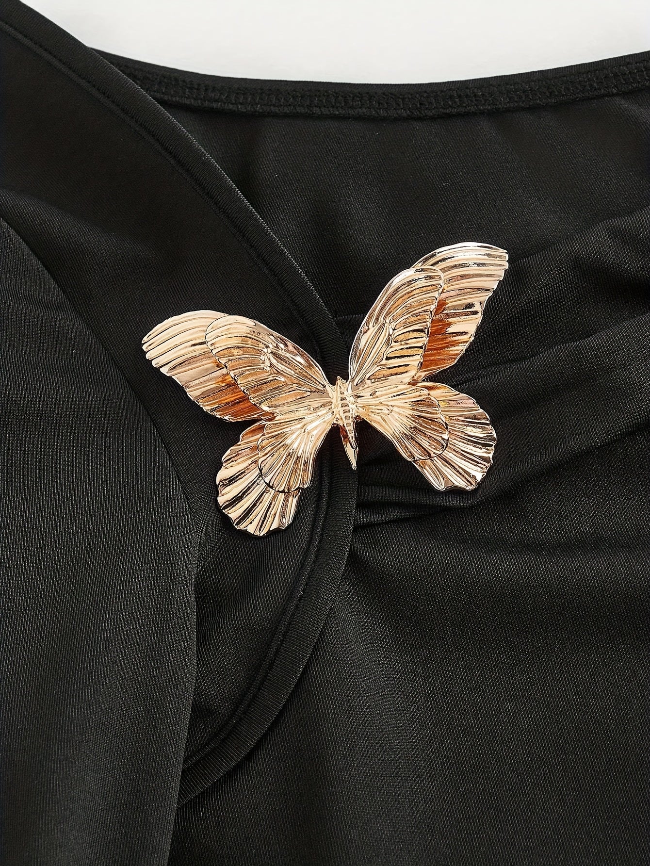 T-shirt élégant noir asymétrique pour femmes – manches cloche, col asymétrique à une épaule, boutons métal, style rétro années 2000, occidental, bureau ou costume Halloween, lavable en machine automne/hiver