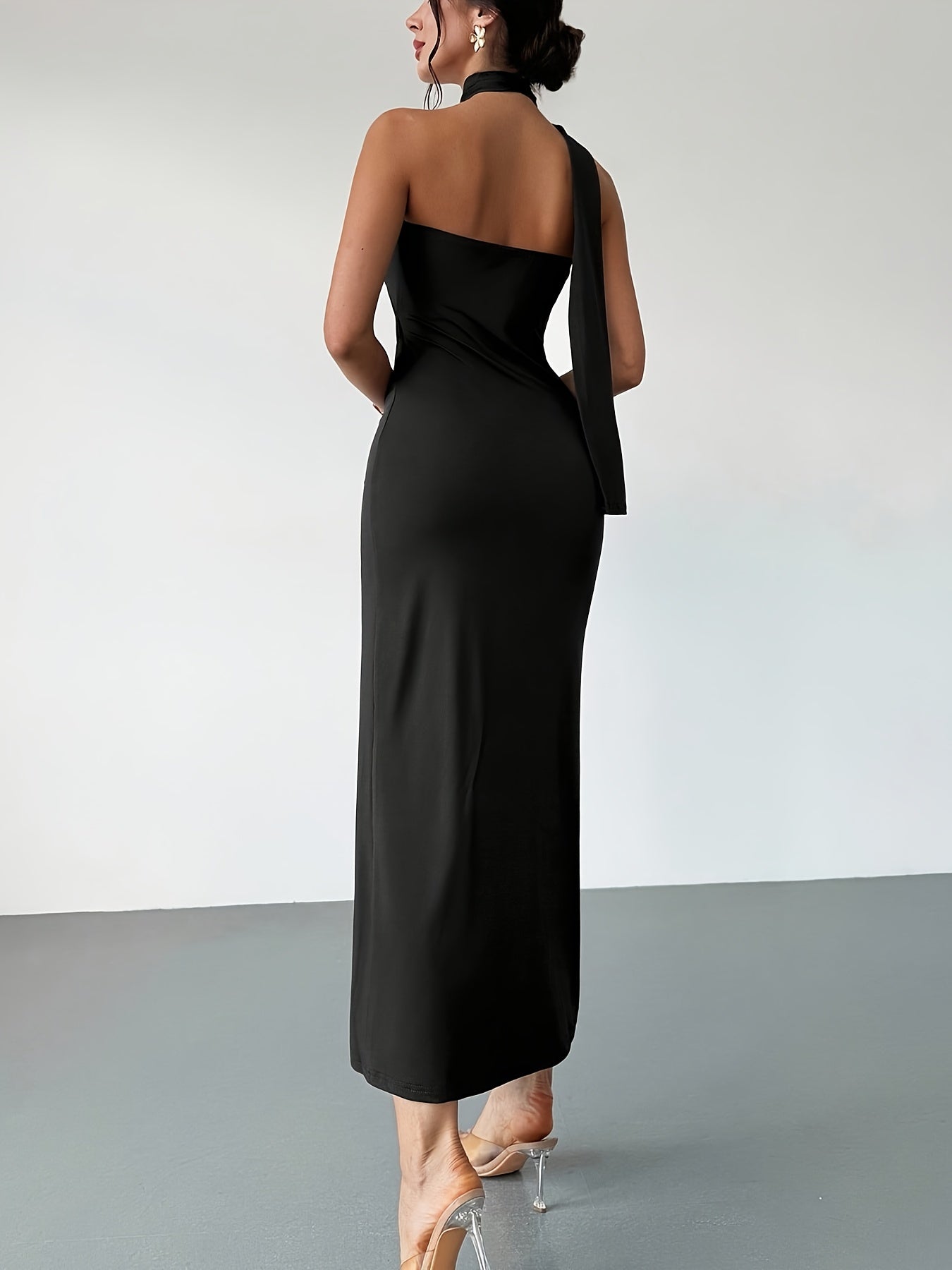 Robe Femme Élégante Maxi Bodycon — Col Halter Asymétrique, Sans Manches, Couleur Unie Noire, Polyvalente Toute Saison pour Tenues Formelles et Décontractées, Coupe Ajustée, Parfaite pour Soirées, Événements et Tenues Quotidiennes
