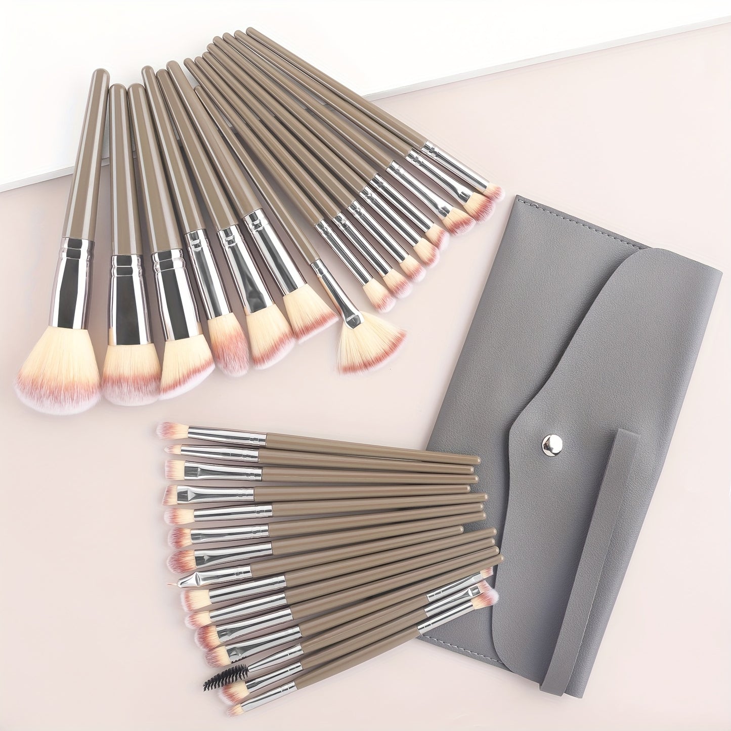 Set 30 Pinceaux Maquillage – Nylon & Trousse de Rangement