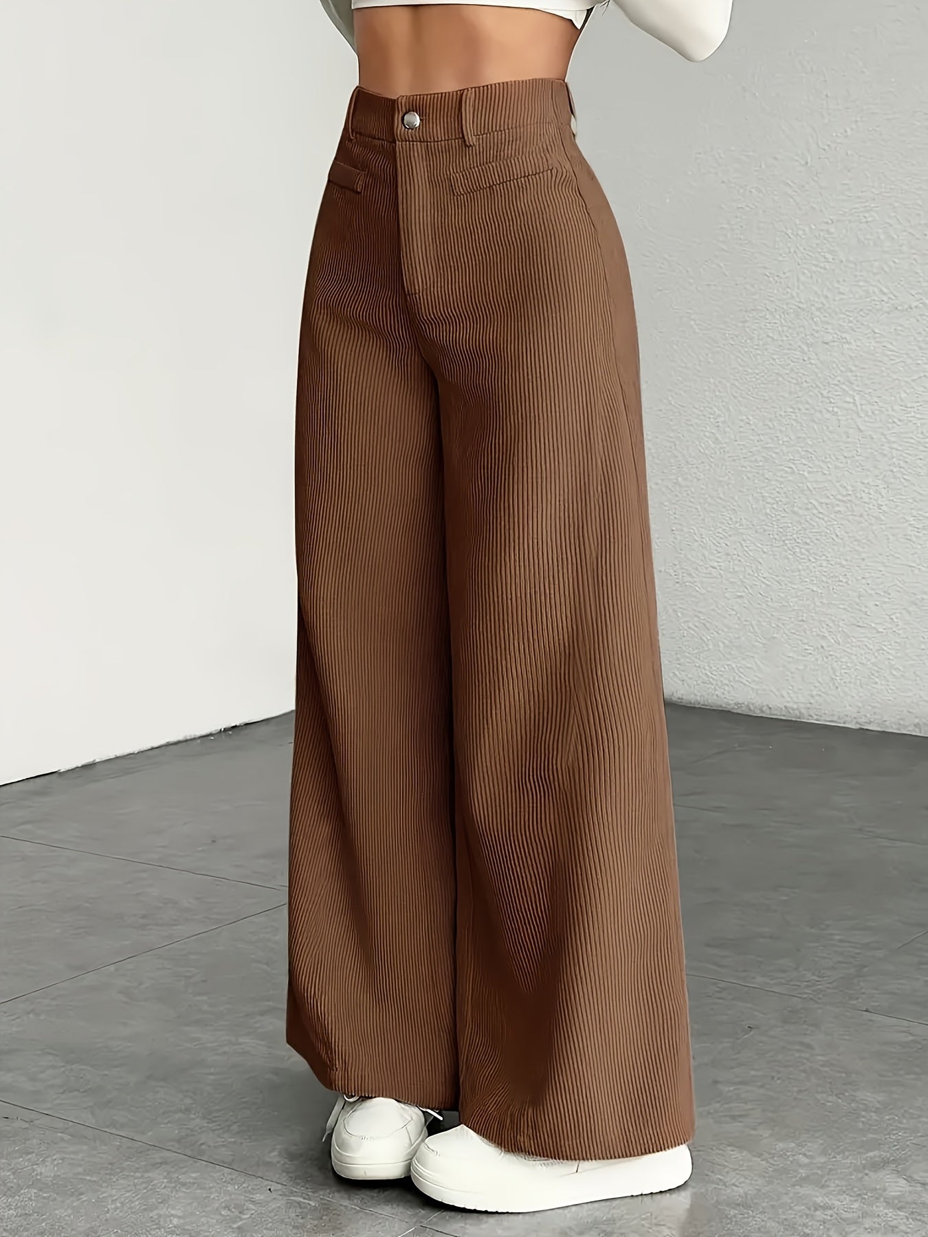 Ensemble trois pièces beige pour femme : pantalon taille haute à jambes larges en velours côtelé