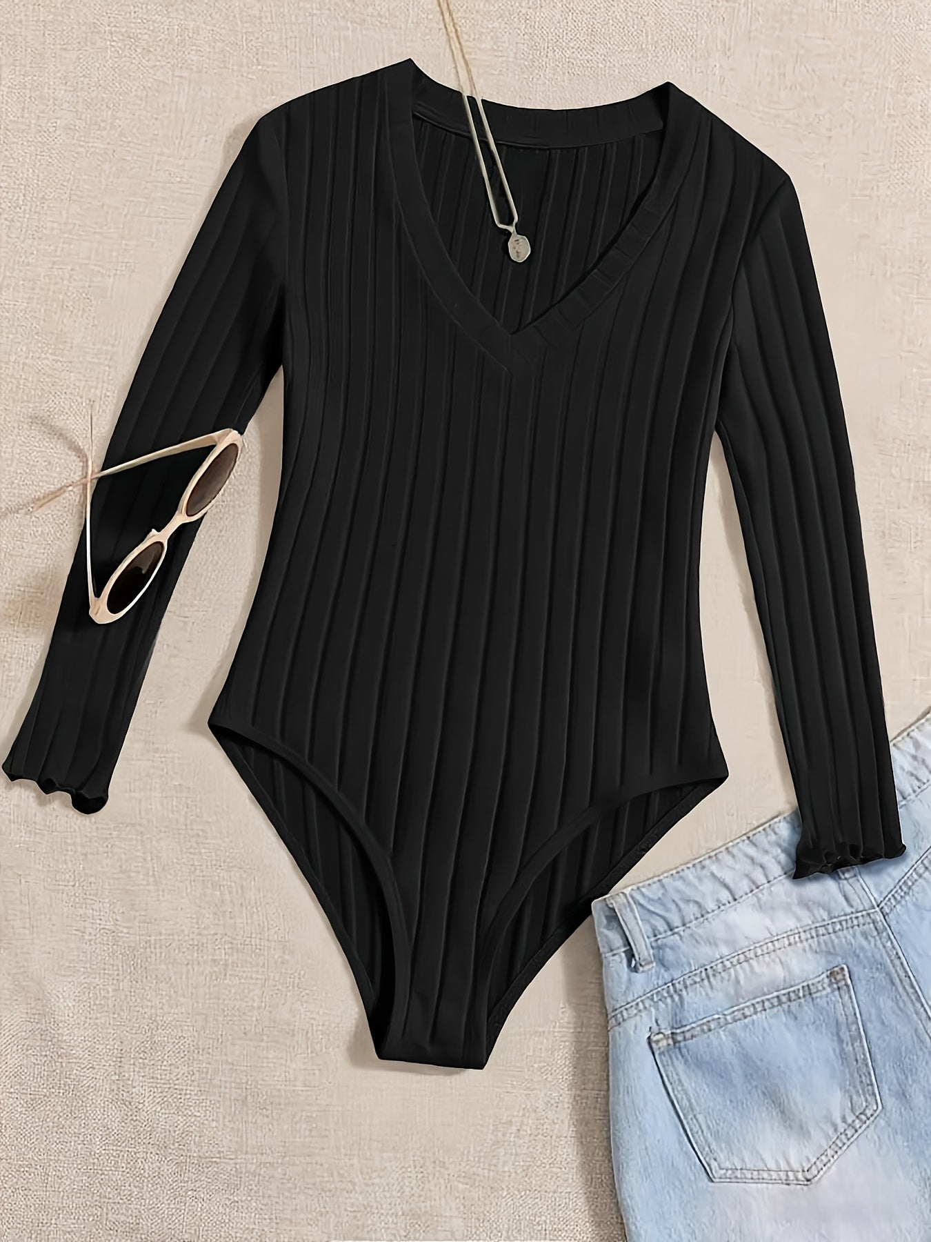 Body moulant femme vert foncé à manches longues, détail sur les hanches, tissu côtelé doux, style décontracté, idéal pour l’automne et l’hiver, parfait pour les sorties shopping