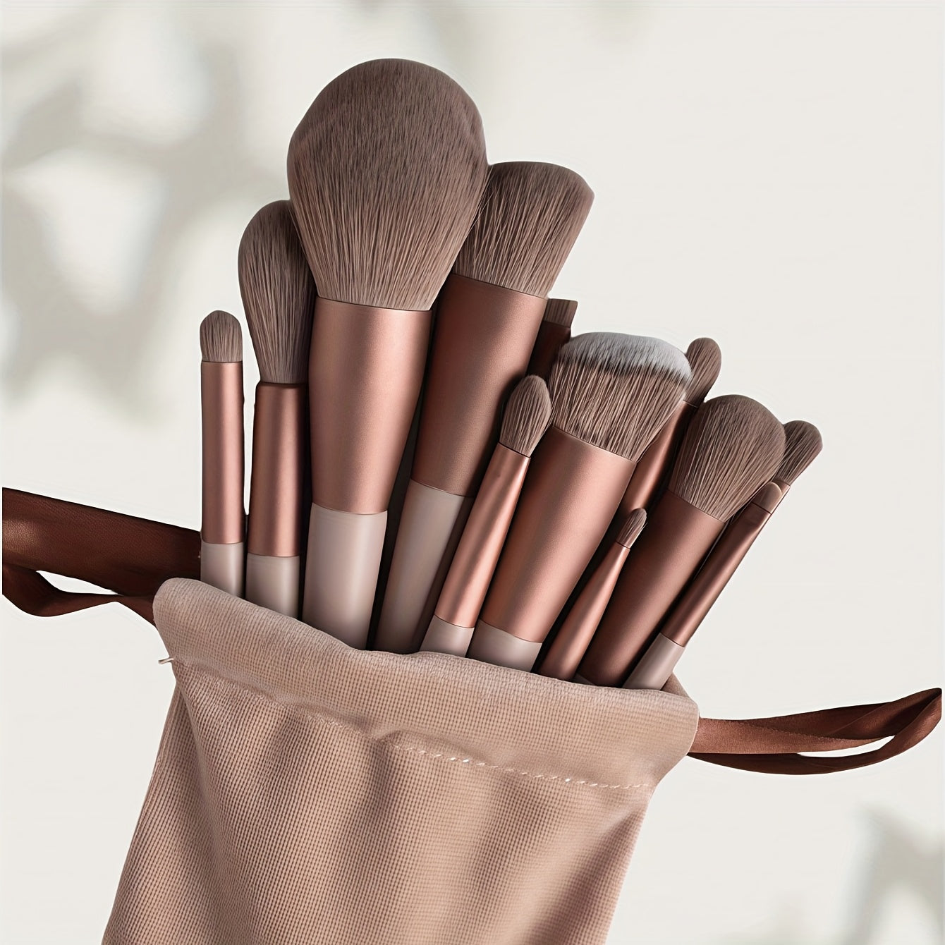 Ensemble de 13 pinceaux de maquillage professionnels en fourrure douce pour fard à paupières, fond de teint et blush