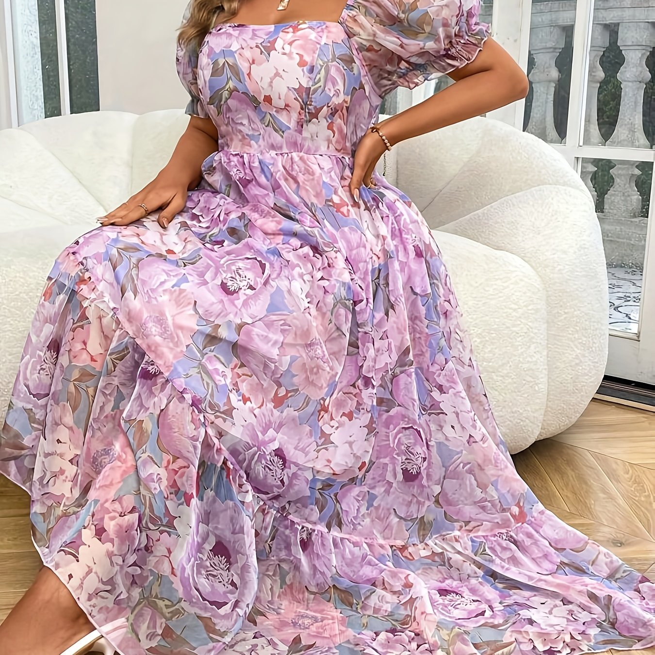Robe fleurie élégante grande taille femme – coupe A-line fluide, longueur midi, imprimé floral pastel violet/rose/bleu/blanc/lavande, ourlet évasé, pour événements décontractés et formels, tenue de fête ou mariage, toutes saisons