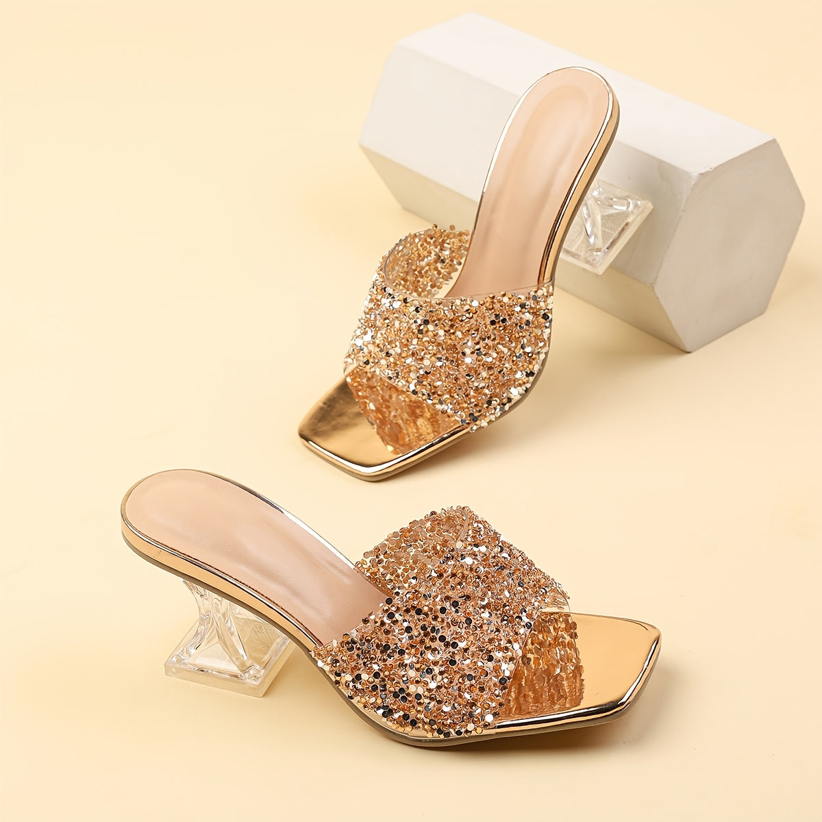 Sandales à Talons Hauts Transparentes pour Femme – Décorées de Strass en Forme de Pyramide, Parfaites pour Banquets Élégants, Mariages et Soirées – Stylées et Sexy
