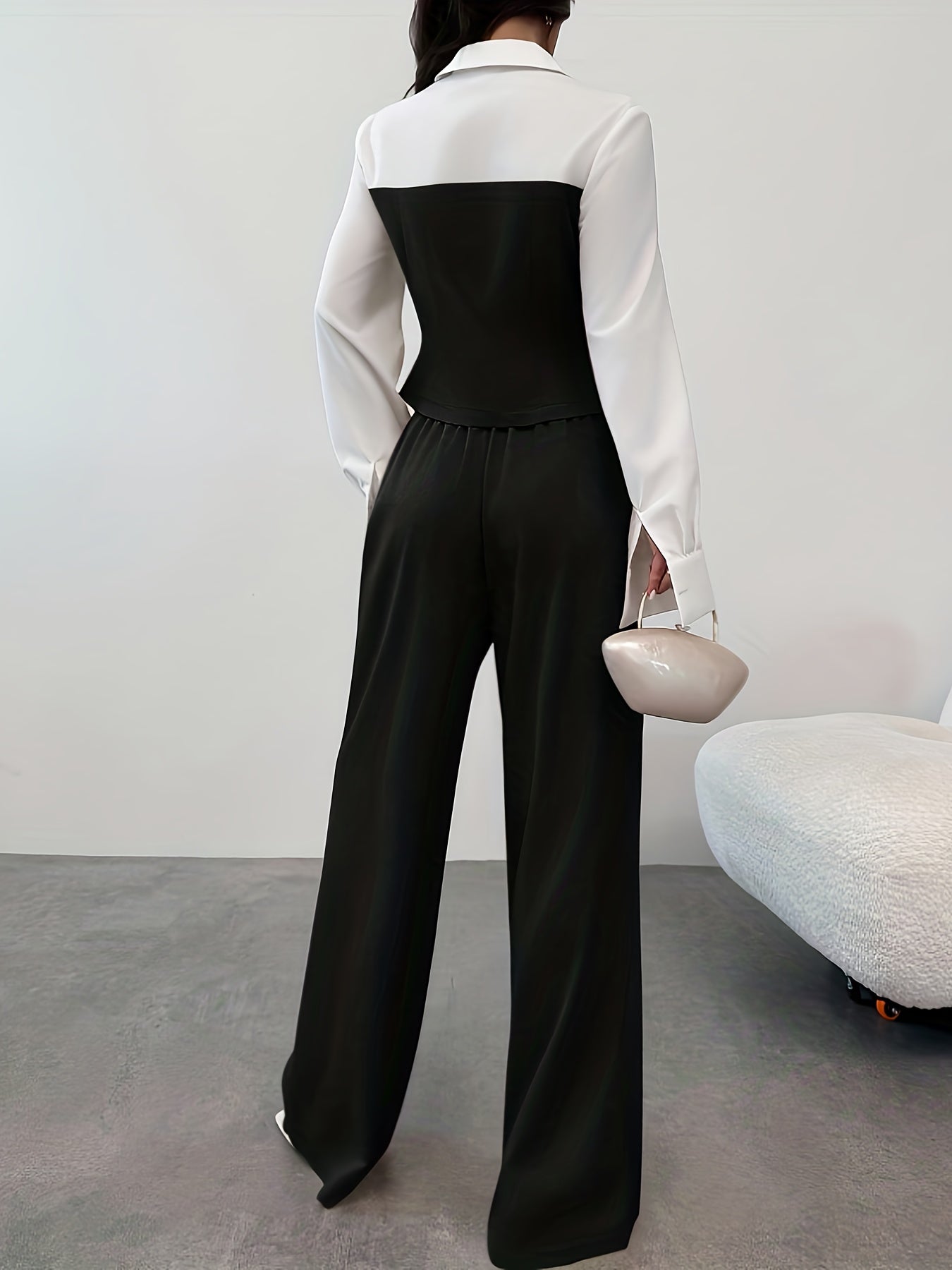 Ensemble deux pièces décontracté et élégant, composé d'une chemise patchwork et d'un pantalon droit ample