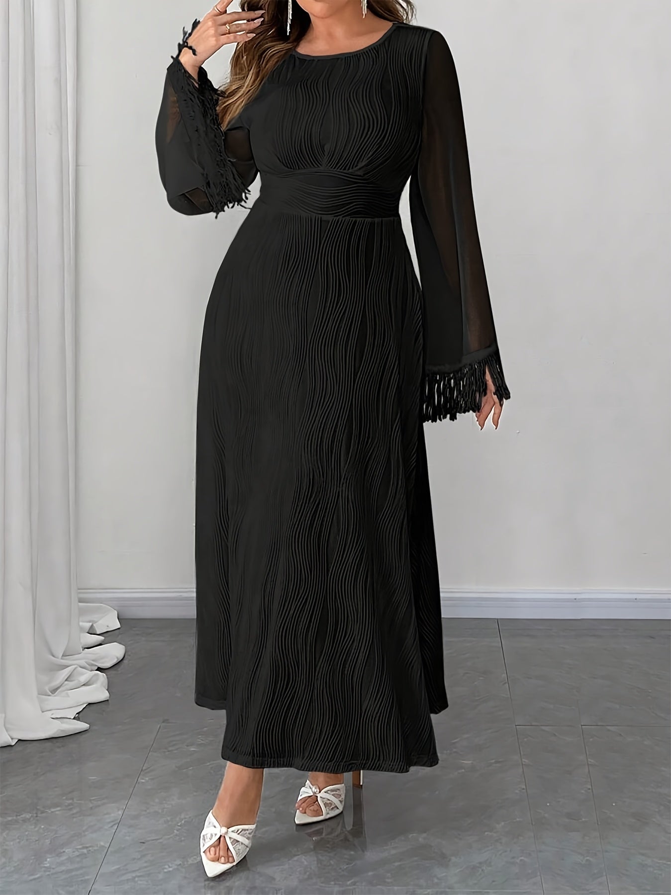 Robe élégante grande taille femme – manches longues en chiffon effet vague, avec franges