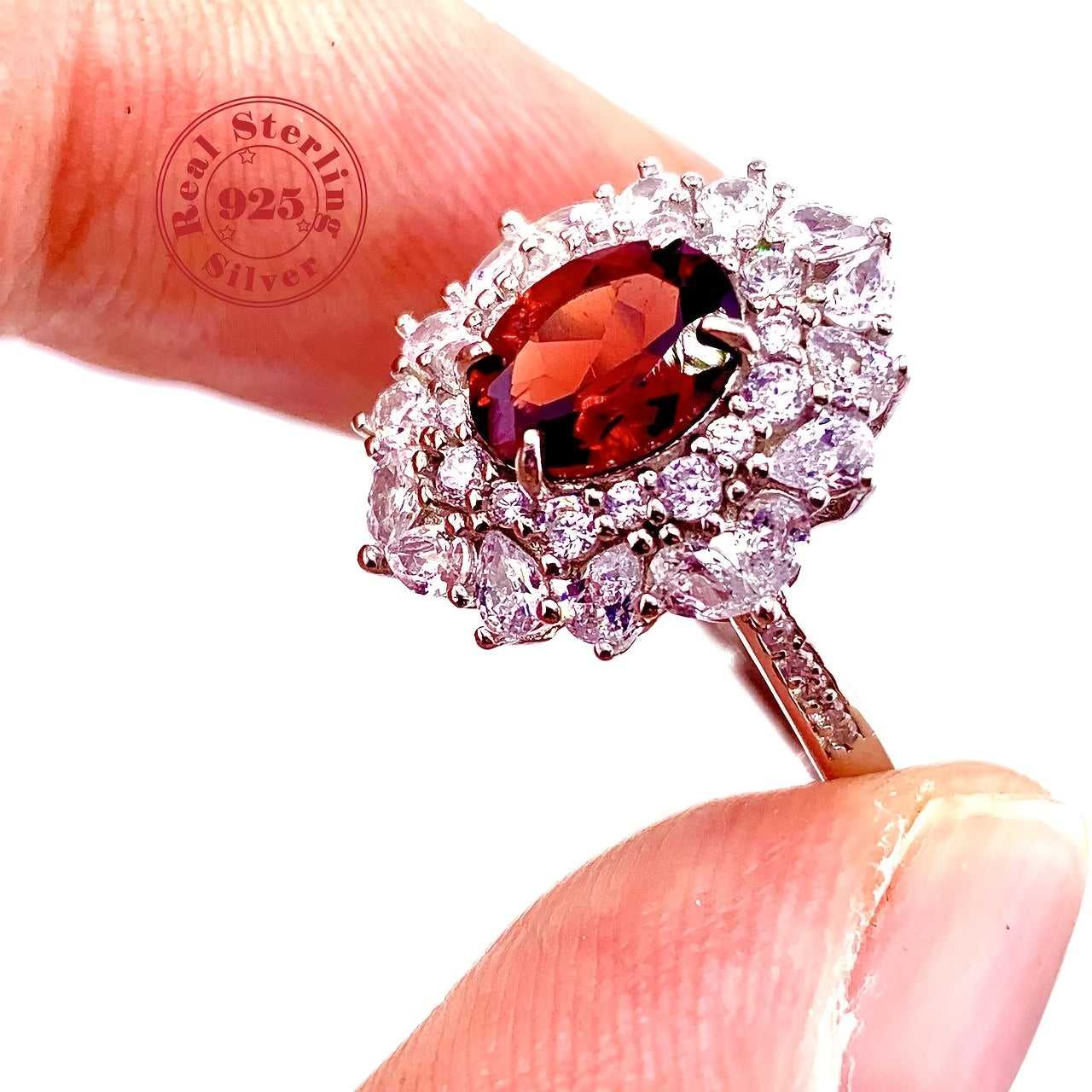 A Natural Garnet Ring with an Adjustable S925 Silver Band, Perfect for Engagement Or Anniversary Gifts.