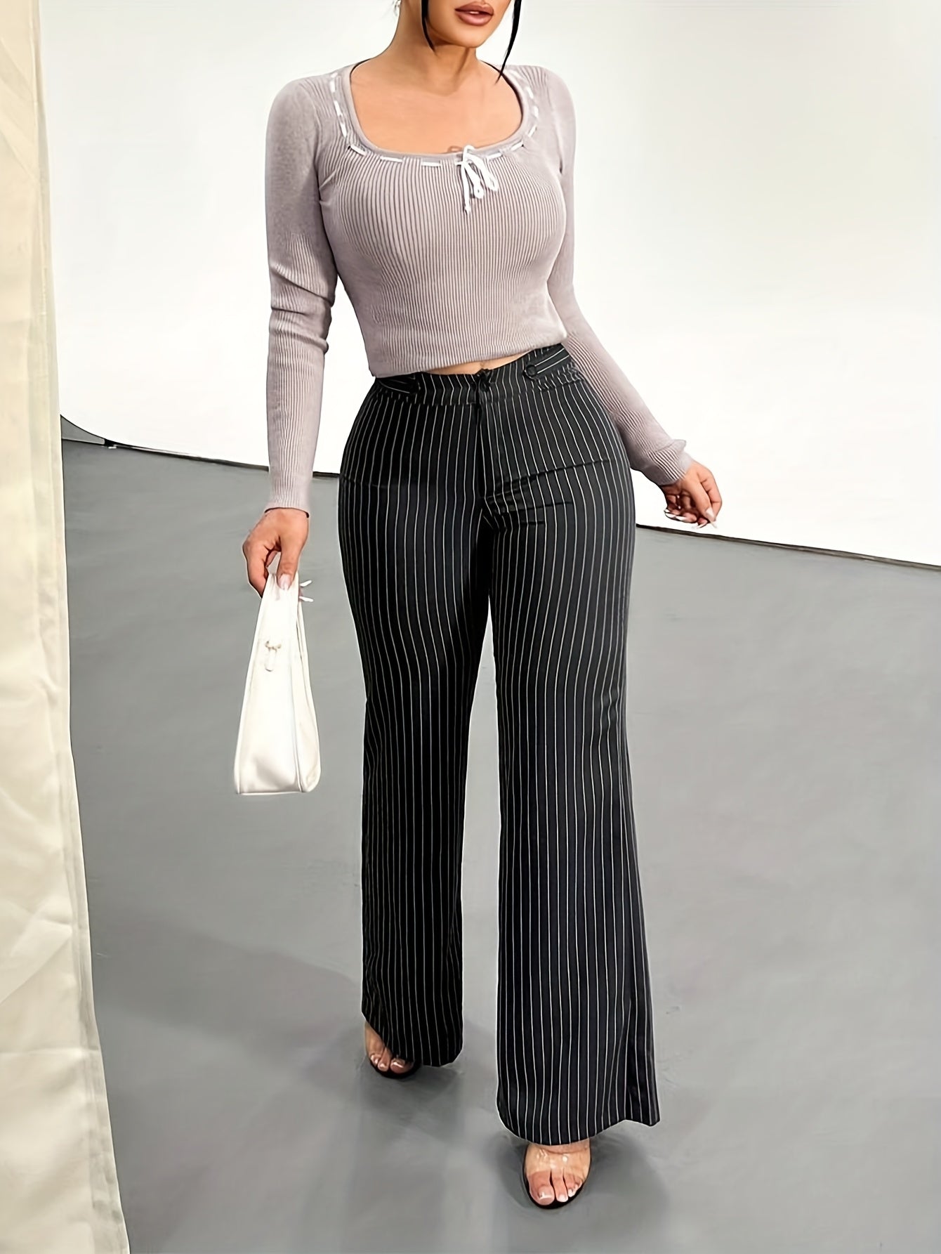 Pantalon Femme Jambe Évasée – Rayures Verticales Blanc/Noir/Navy, Tous Saisons, Bureau et Décontracté