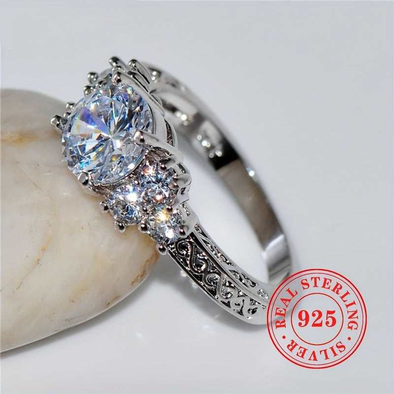 S925 Sterling Silver Sparkling Synthetic Zirconia Ring for Women, a Gift for Engagement Or Proposal Jewelry.