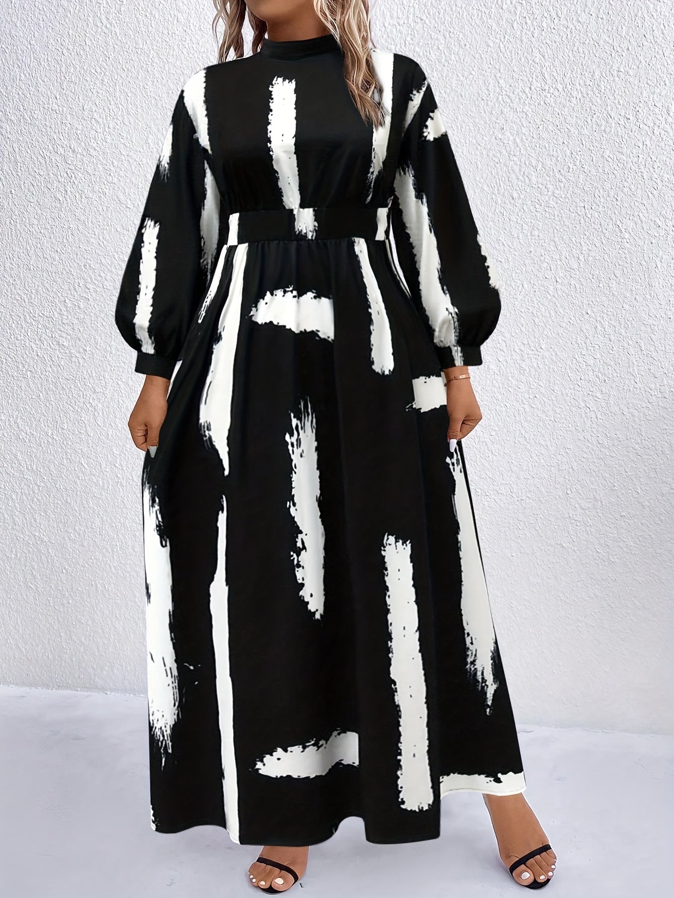 Robe Élégante Grande Taille Femme – Imprimé Pied-de-Poule Noir et Blanc, Coupe Oversize Inspirée, Jupe Crayon et Coupe A-Line, Longueur Maxi, Parfaite pour Mariages et Fêtes, Col Montant, Lavable en Machine