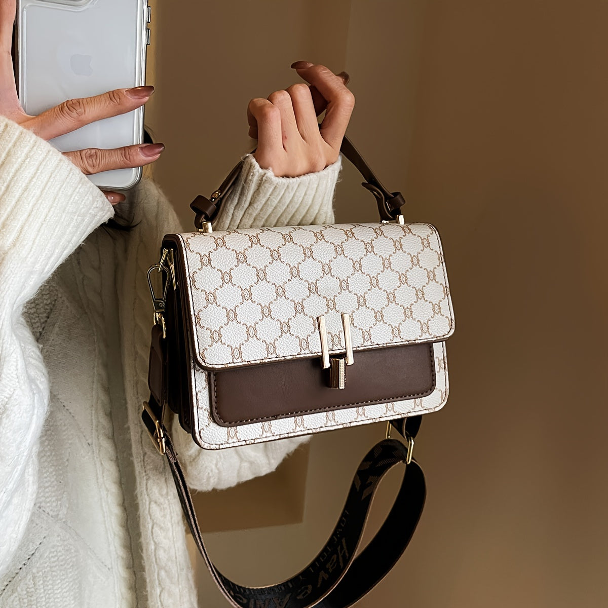 Sac élégant pour femmes – grande capacité, motif géométrique, simili cuir, bandoulière large et amovible, accessoires dorés, sac bandoulière polyvalent pour occasions casual et formelles