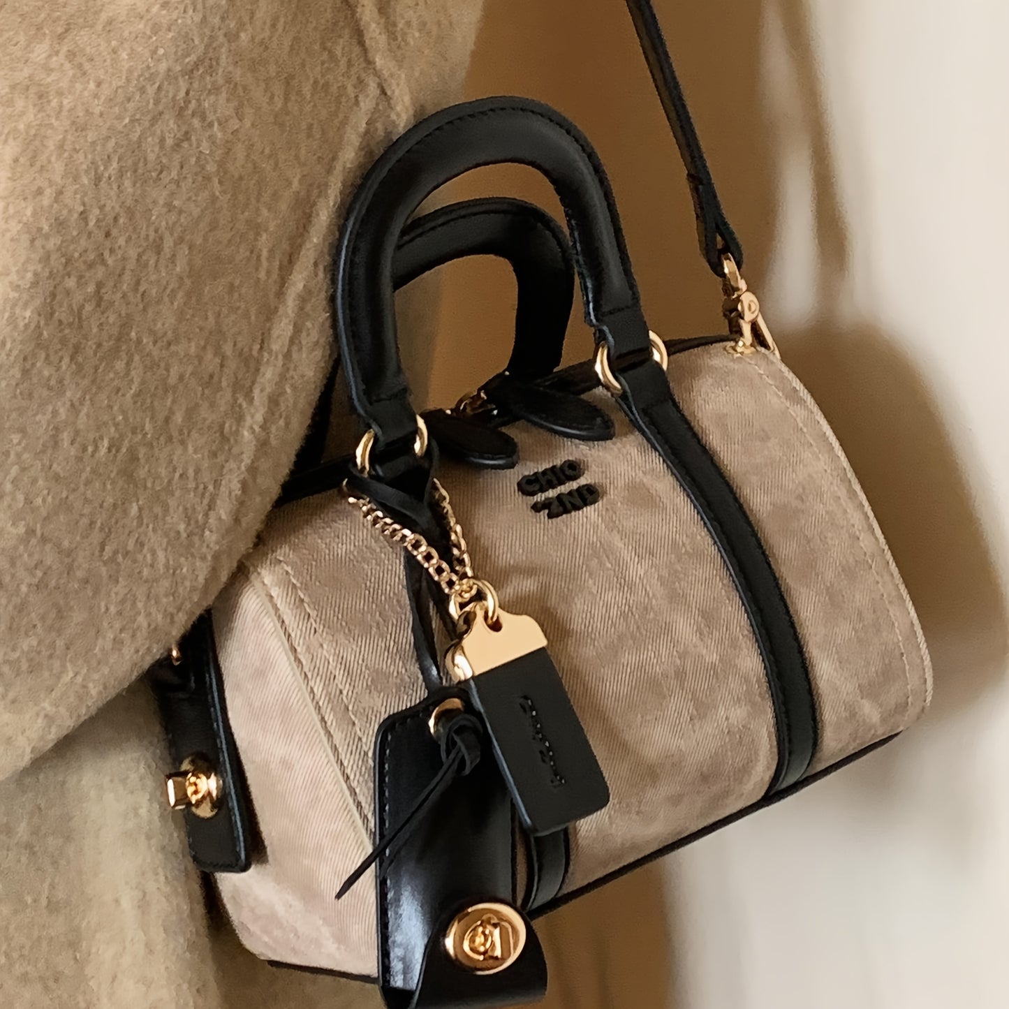 Sac femme beige élégant avec bandoulière détachable
