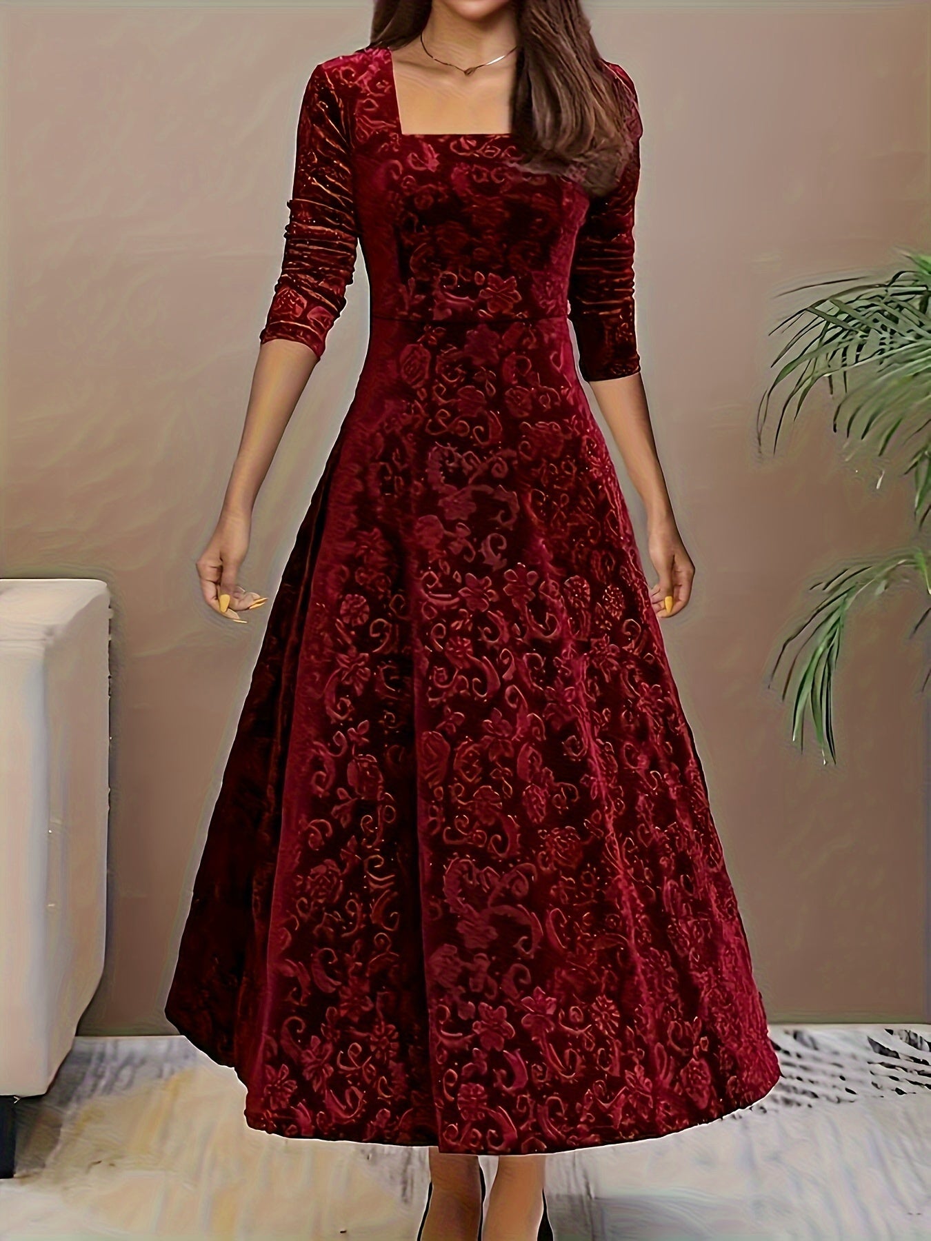 Robe longue en velours à motif floral et manches longues, encolure carrée, idéale pour le Nouvel An. Design élégant
