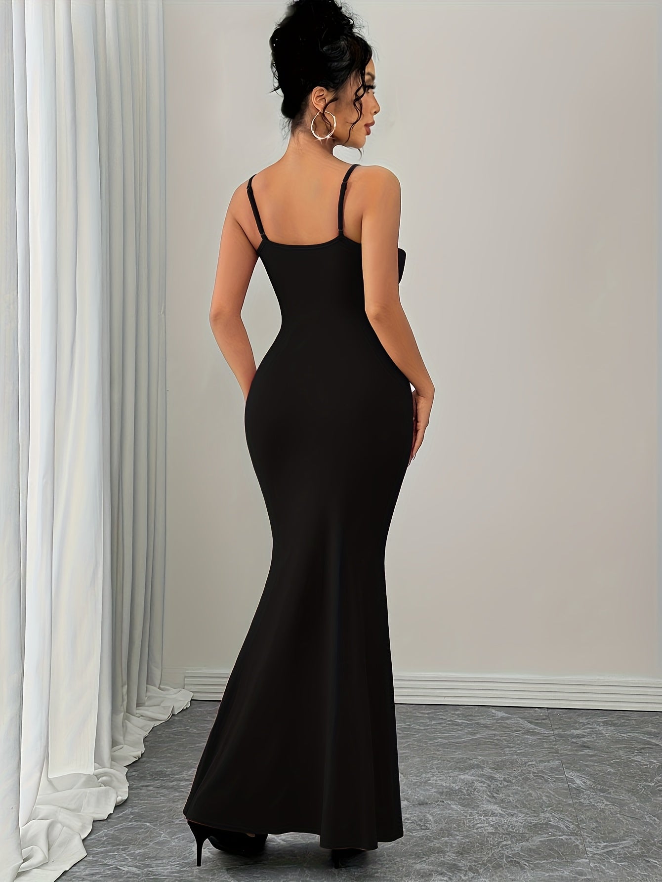 Ladies' Fashionable Temperament Red Bodycon Dress with Large Floral Design | Crew Neck, Solid Color, Suitable for All Seasons.